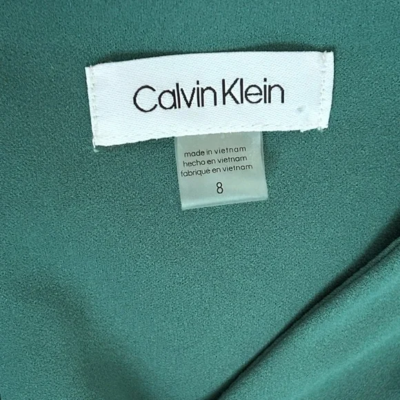 Calvin Klein Sleeveless V-neck Meadow Green Stretch Romper Shorts - Picture 2 of 11